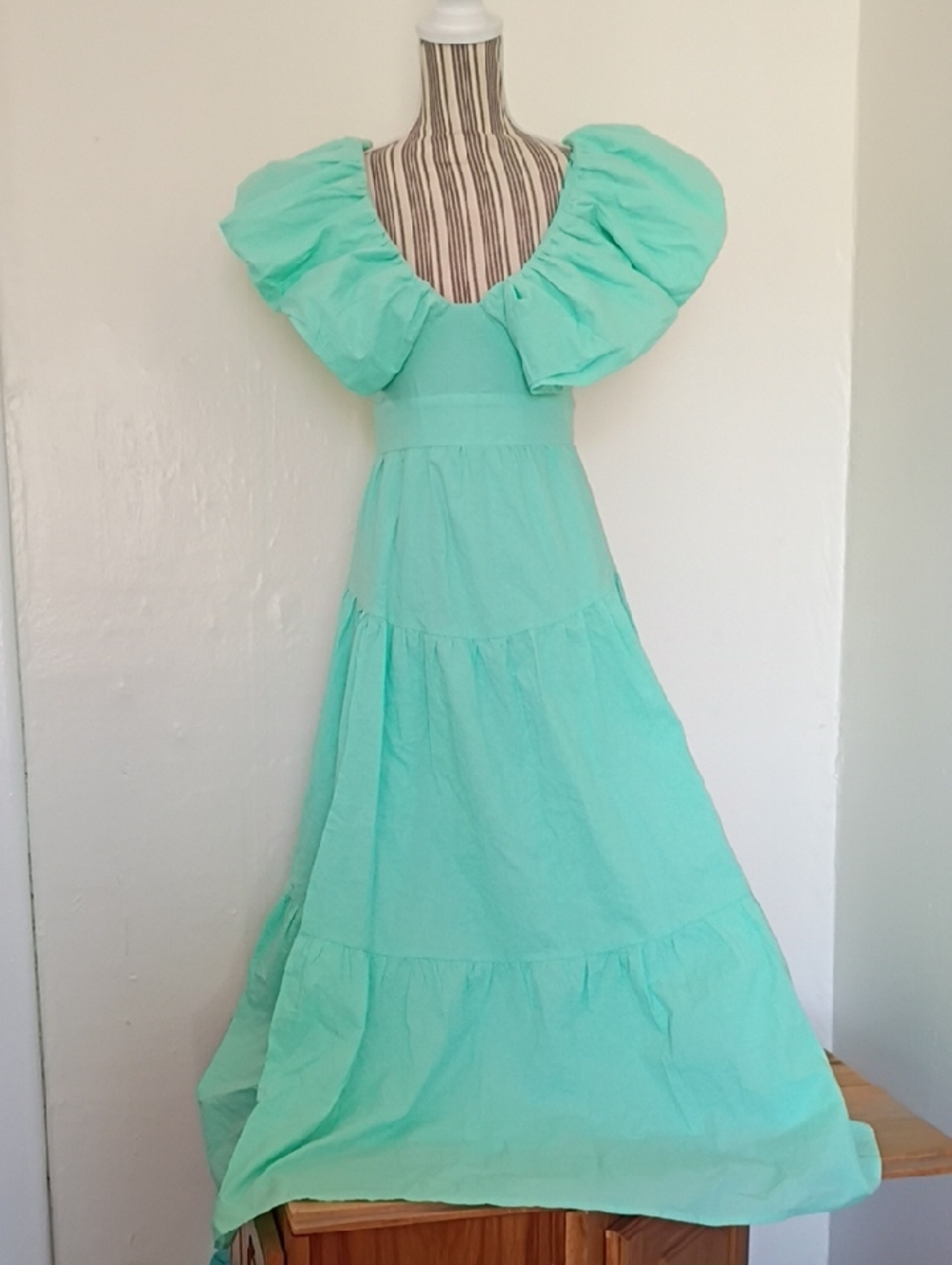 Mika & Gala Lily Whyt Green Puff Shoulder Tiered Maxi Dress Size S NWOT - Picture 2 of 9
